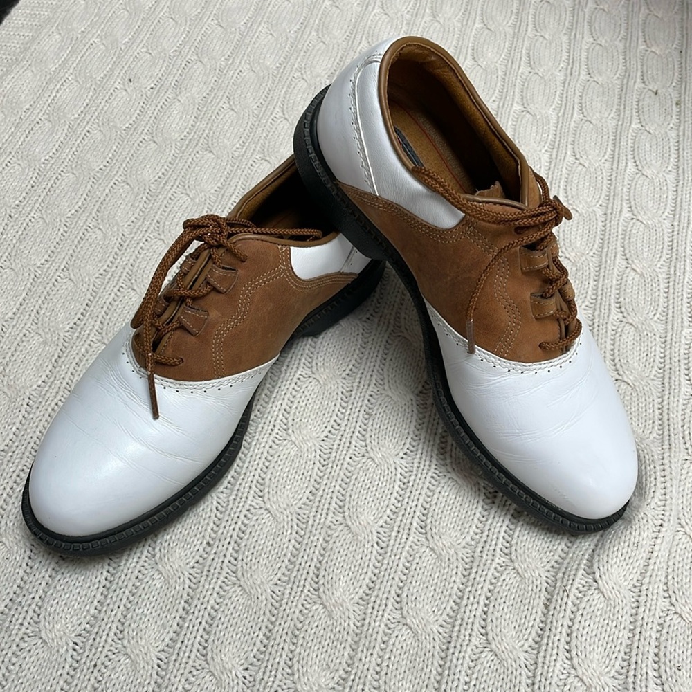 Women’s sz 6 Nike Air golf leather oxford saddle shoe lace up white brown spikes